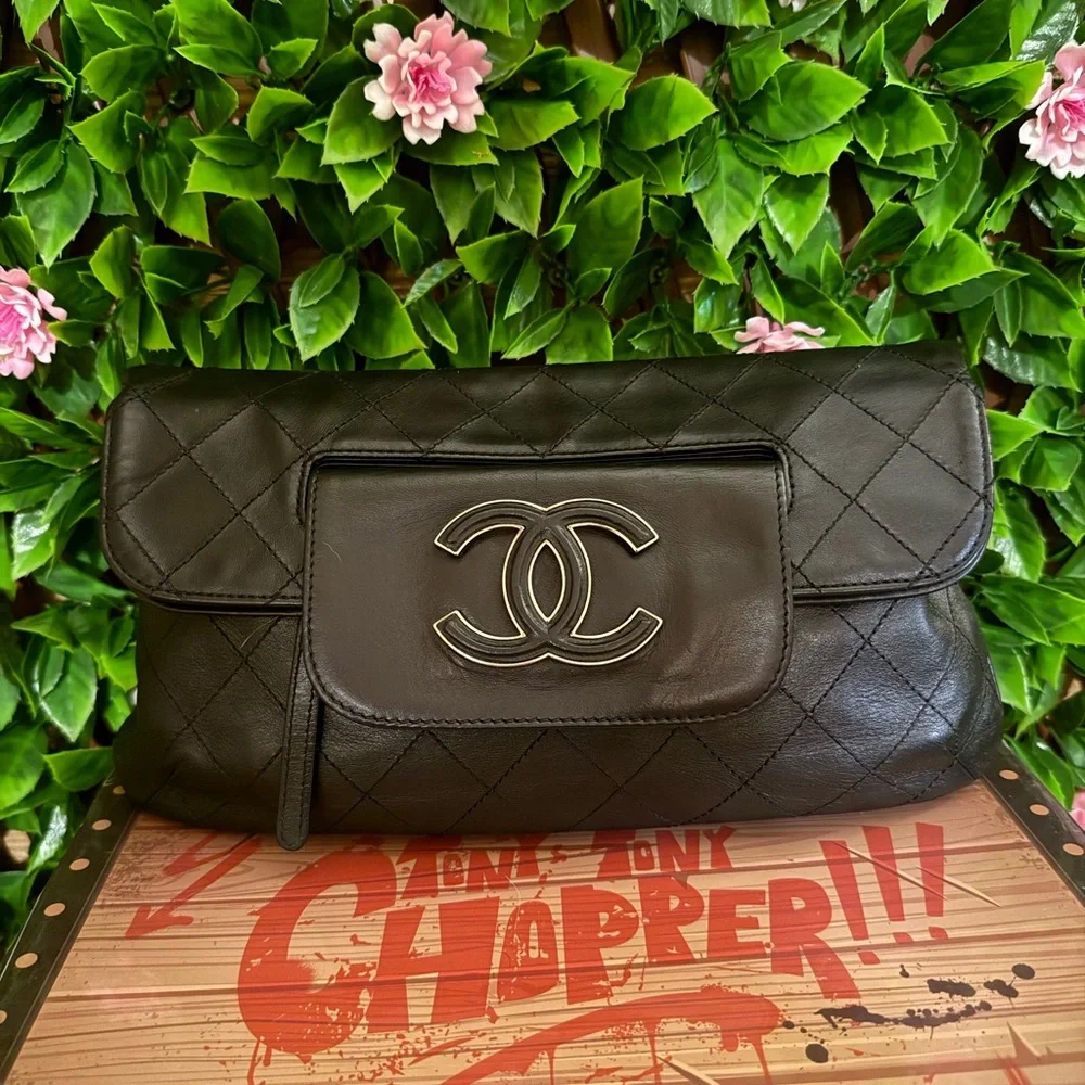 Chanel CC Black Leather fold over Hampton tote clutch hand bag - Picture 7 of 17